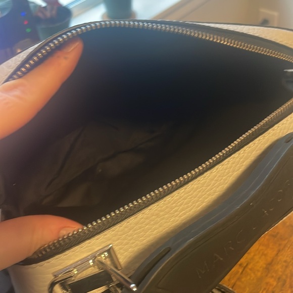 NEW light gray MARC JACOBS lunchbox bag with detachable crossbody strap - Picture 8 of 11